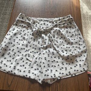 Ann Taylor High Waist White Palm Print Shorts